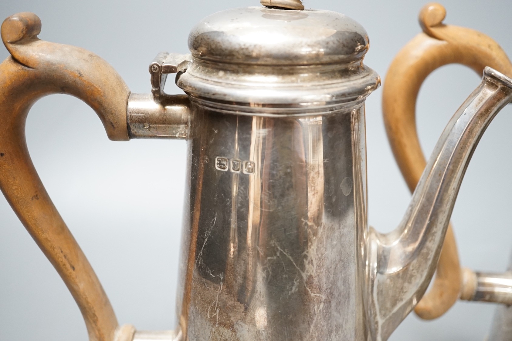 A modern silver cafe au lait pair, William Comyns & Sons Ltd, London, 1962